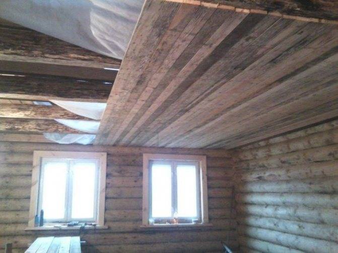 Чердачное перекрытие по деревянным балкам: обзор лучших конструкций и советы по выбору балок
